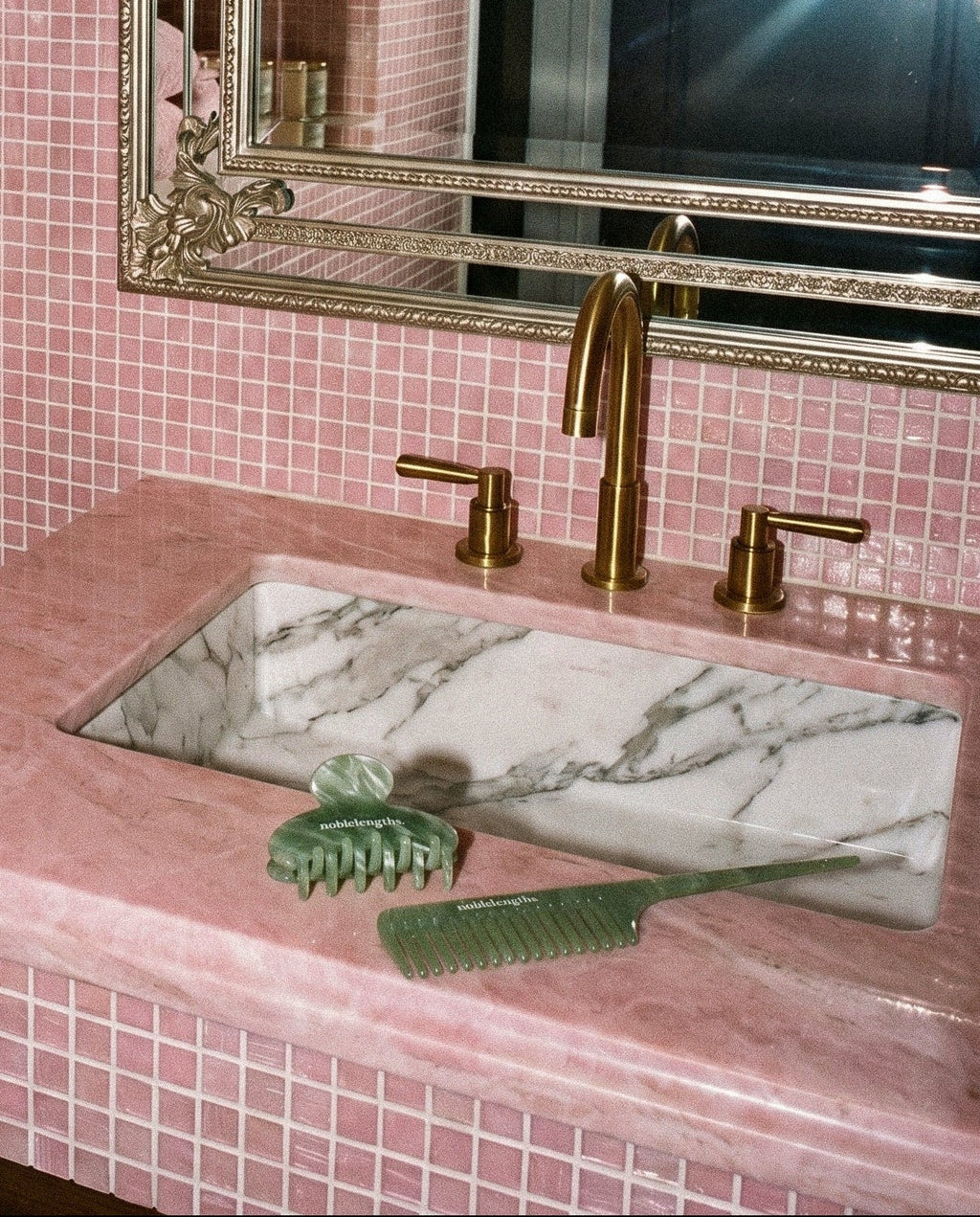 Noble Tail Comb